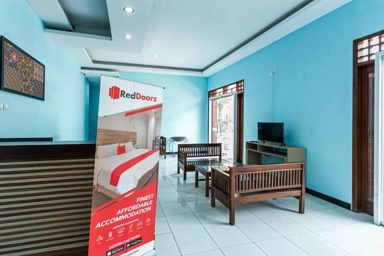 Hotel Reddoorz Near Puro Mangkunegaran