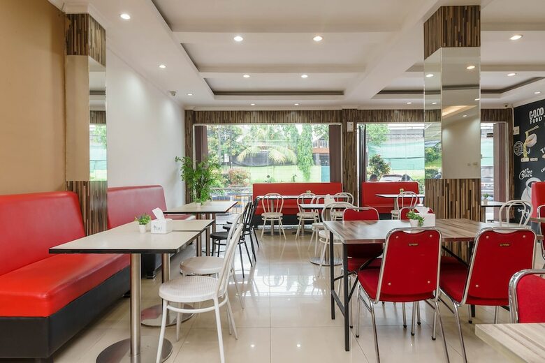Reddoorz Plus @ Blessing Hotel Palembang
