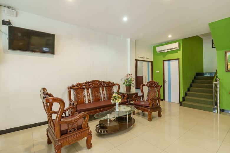 Reddoorz Plus @ Blessing Hotel Palembang