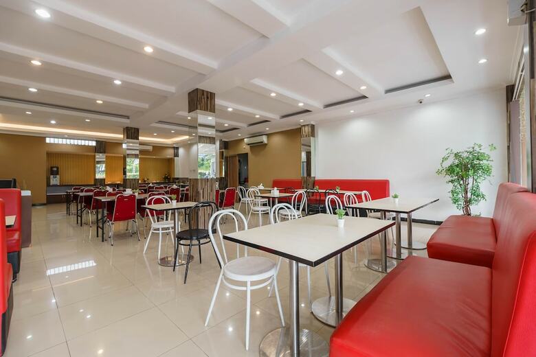 Reddoorz Plus @ Blessing Hotel Palembang