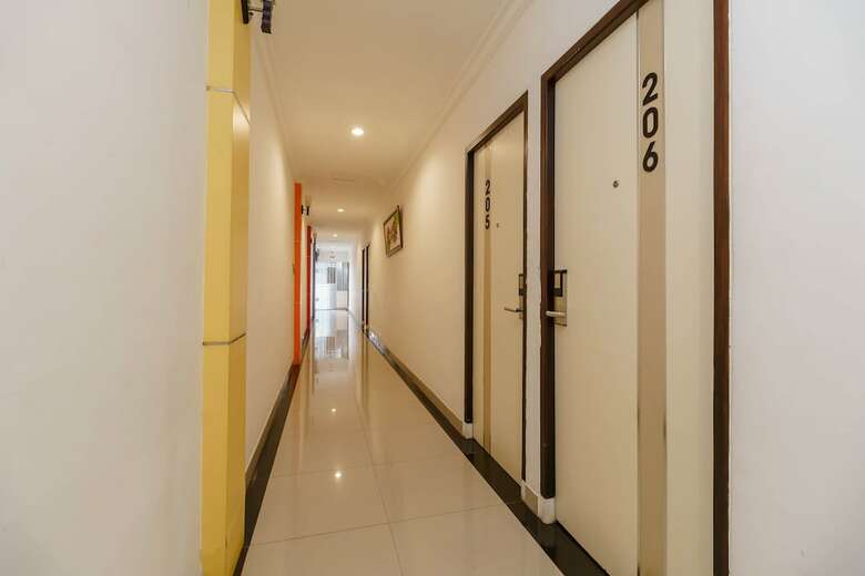 Reddoorz Plus @ Blessing Hotel Palembang