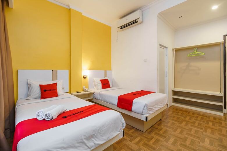 Reddoorz Plus @ Blessing Hotel Palembang