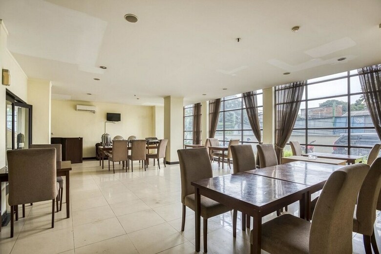 Hotel Reddoorz Plus @ Tanah Abang