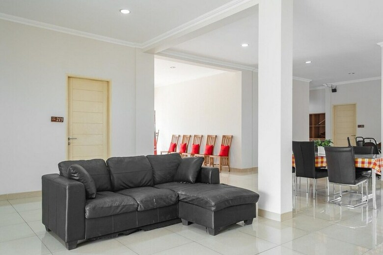 Hotel Reddoorz Near Siloam Karawaci 3
