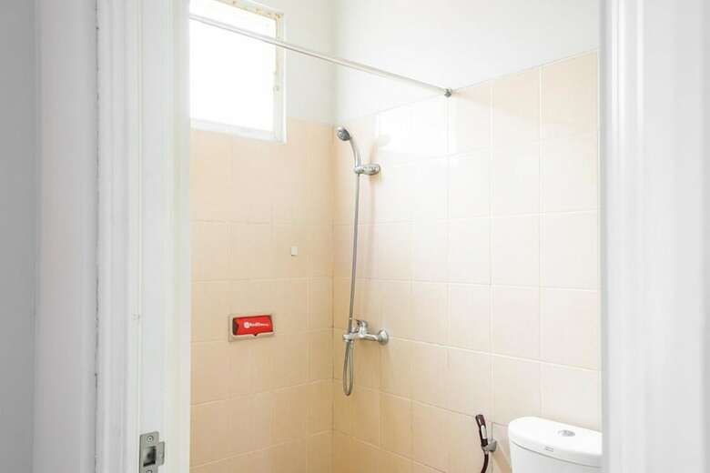 Hotel Reddoorz Near Siloam Karawaci 3