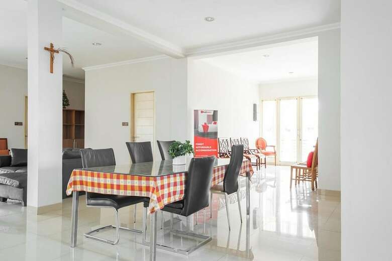 Hotel Reddoorz Near Siloam Karawaci 3