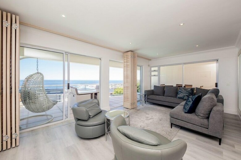 Villa Alpha On The Bay