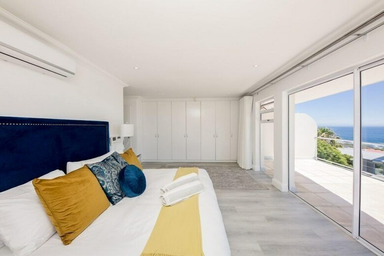 Villa Alpha On The Bay