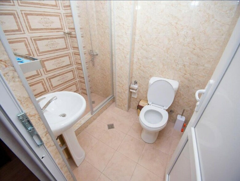 Elegant 2 Hotel