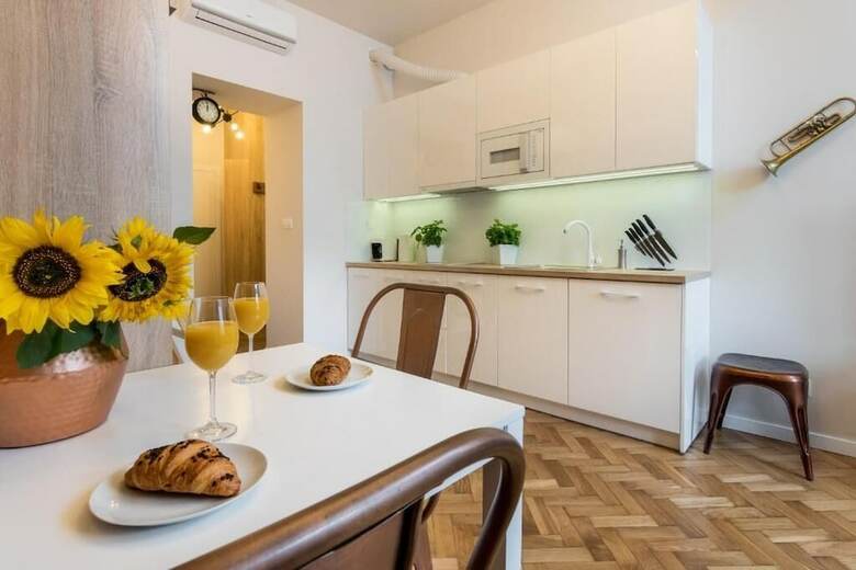 Apartments Starowi?lna 54  A4you