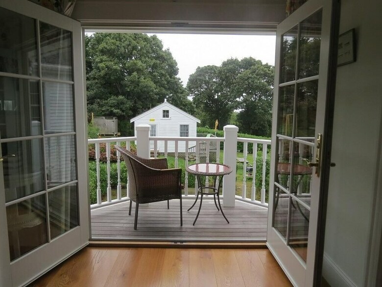 411 Stage Harbor Road - Six Bedroom House