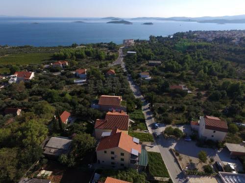 Apartments Maestral