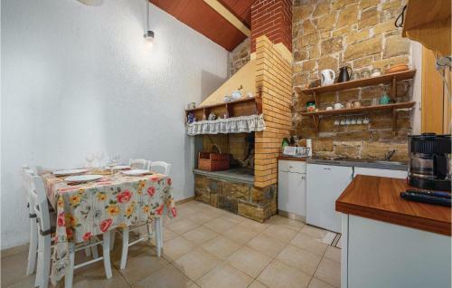 Holiday Home Oprtalj Krizisce