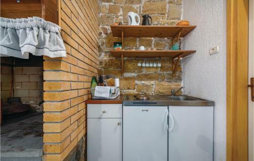 Holiday Home Oprtalj Krizisce