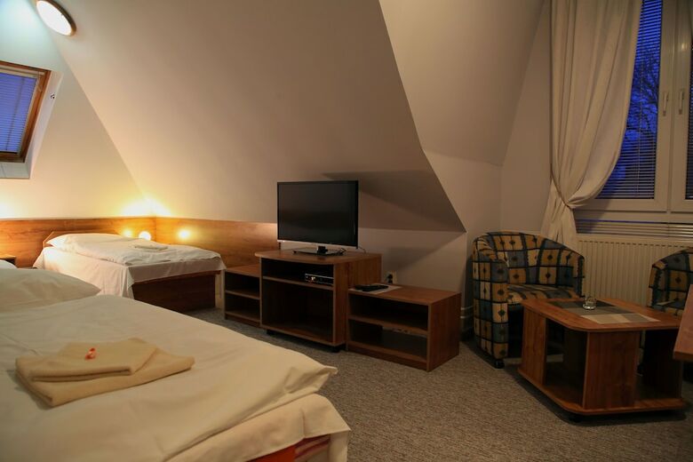 Hotel Penzi�n Tiberia