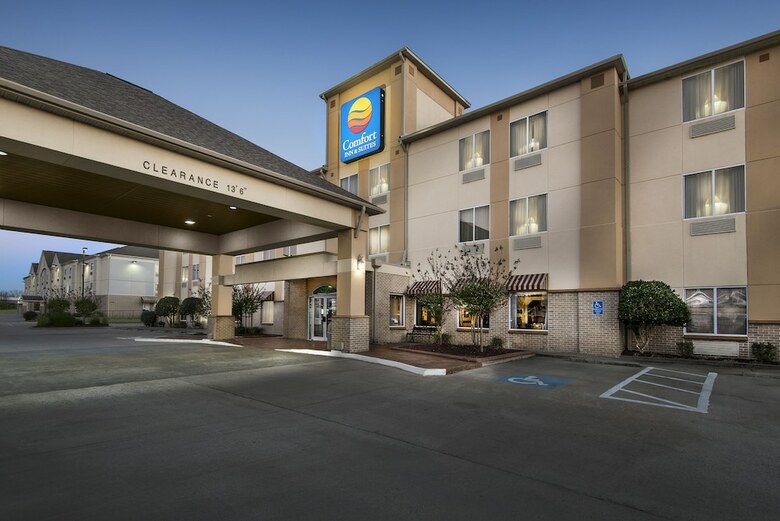 Hotel Comfort Inn & Suites