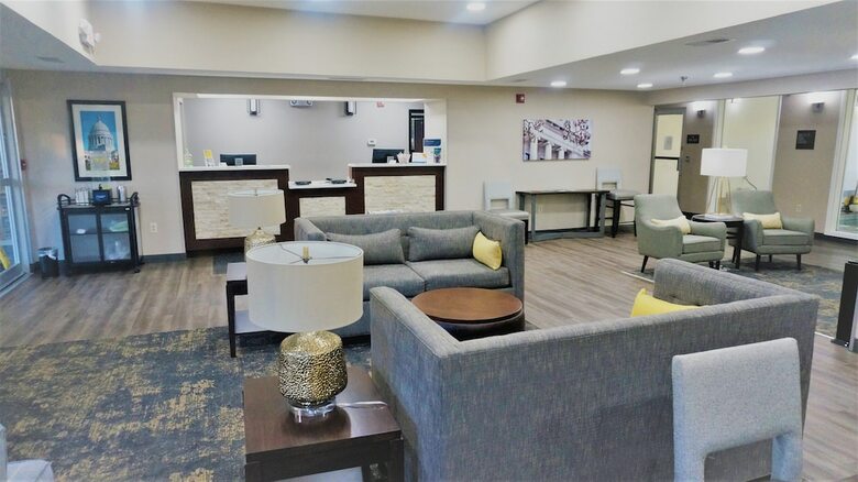 Hotel Comfort Inn & Suites