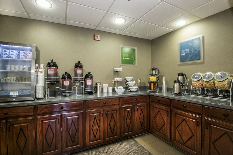 Hotel Comfort Inn & Suites