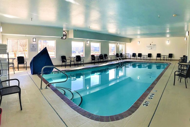 Hotel Comfort Inn & Suites