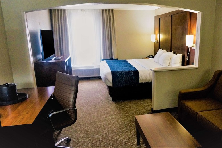 Hotel Comfort Inn & Suites