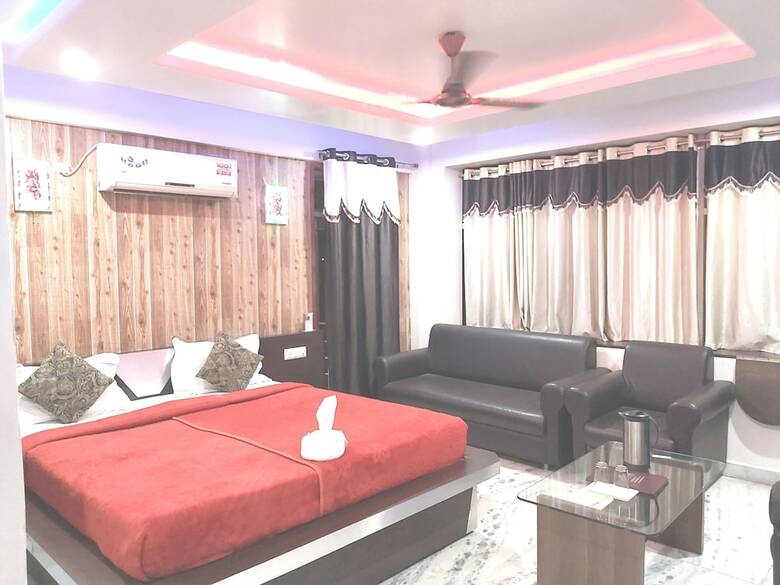 Neelam Palace Hotel