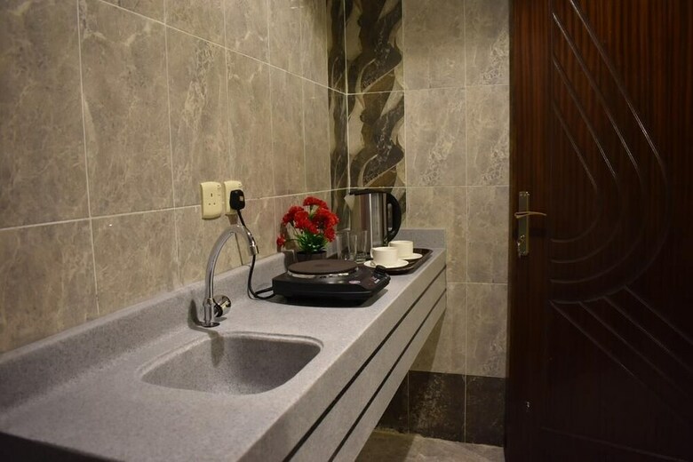 Snood Alnoor Hotel