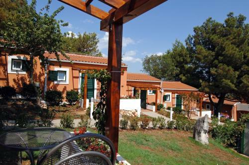 Aparthotel Apartments Koversada