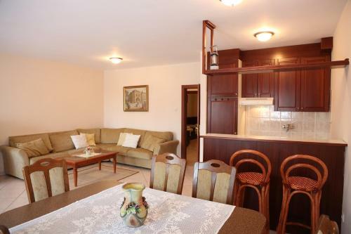 Apartments Max