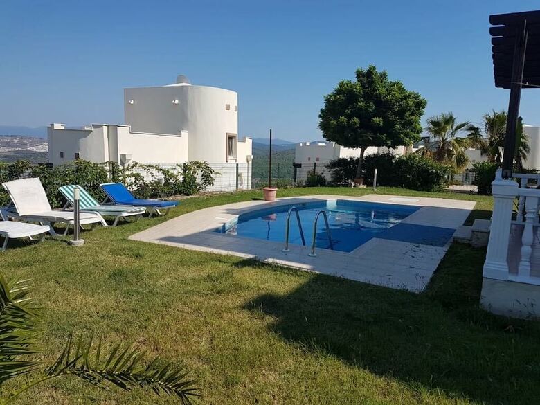 Turquoise Private Residences