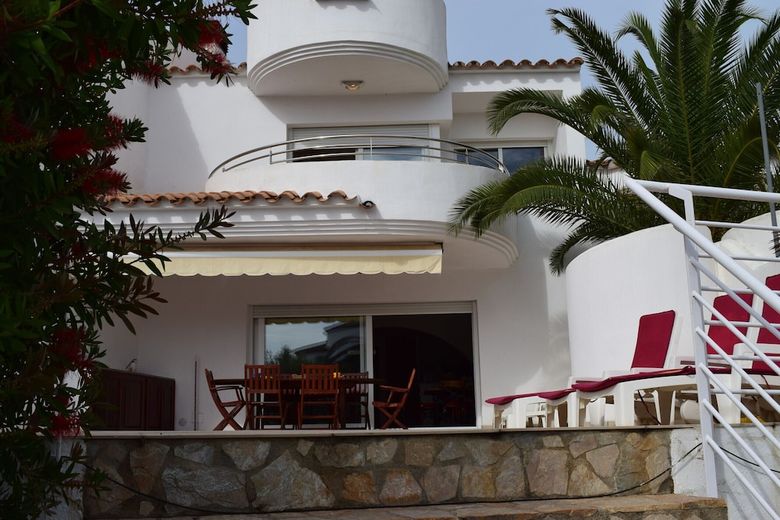 Apartamento 306-magn�fica Casa Con Piscina Y Amarre