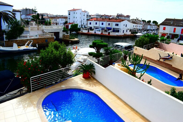 Apartamento 306-magn�fica Casa Con Piscina Y Amarre