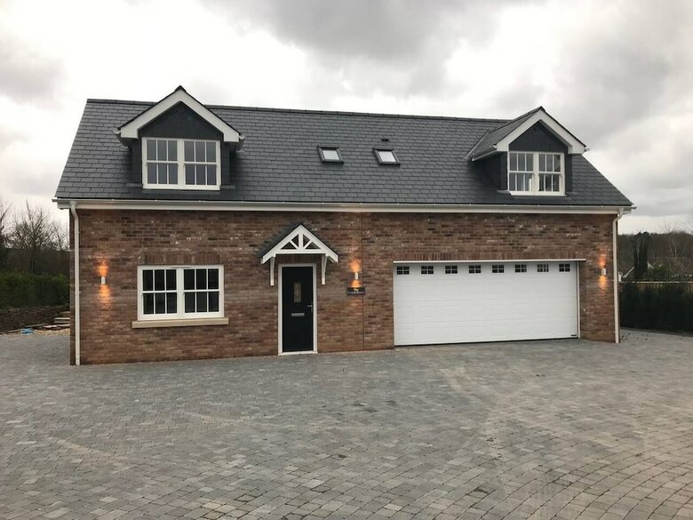 High Specification Coach House, Ebford