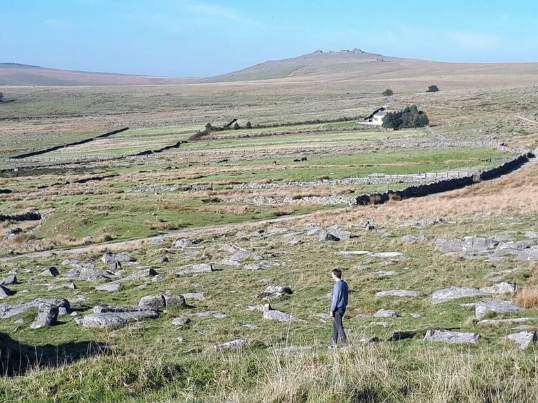 Dartmoor Barn On North Hessary Tor