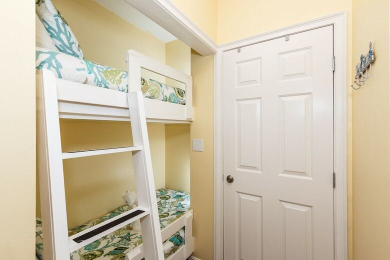 Waters Edge 201 By Brooks And Shorey Resorts