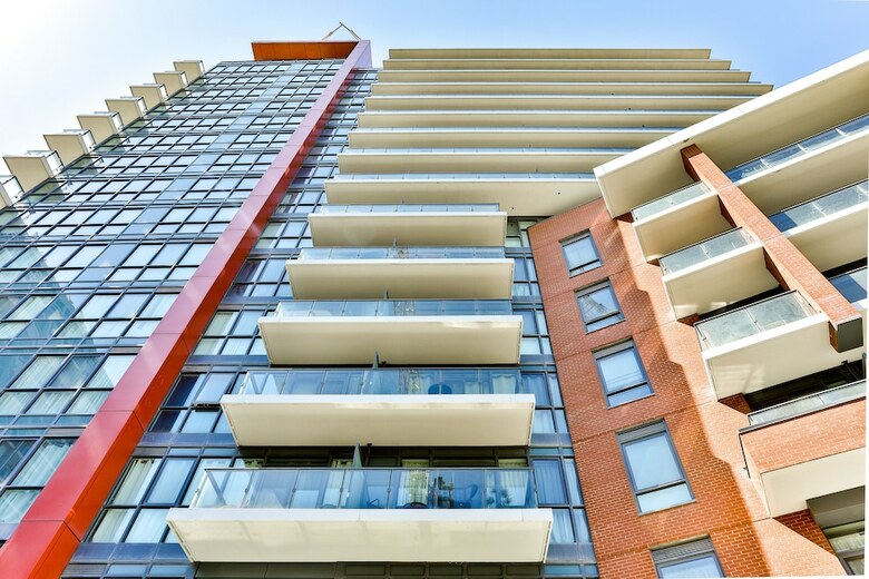 Modern Condo In Historic Fort York