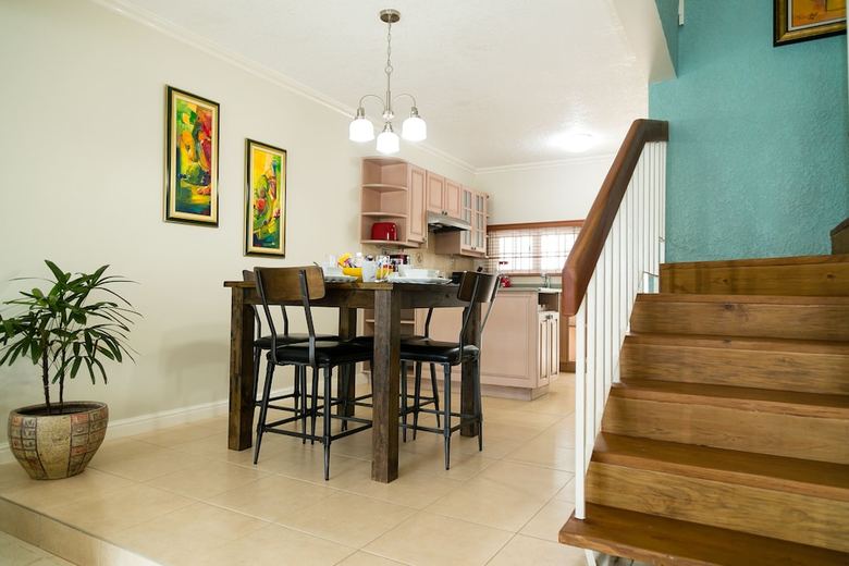 2 Bedroom Townhouse At Surbiton Square