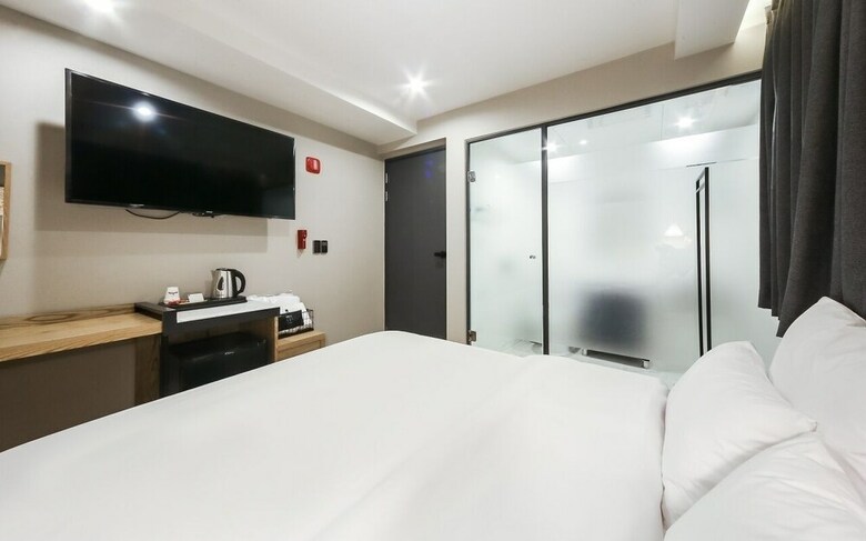 Gray 194 Hotel