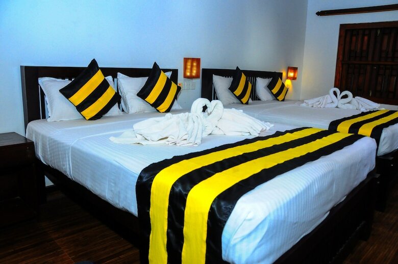 Happy Banana Hotel & Restaurant