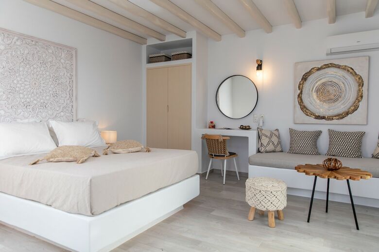 Hotel Mythology Naxos Villas & Suites