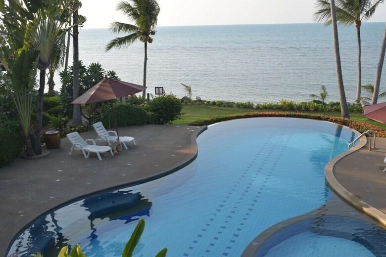 4 Bedroom Beachfront Villa 3 Banyan