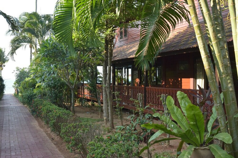 4 Bedroom Beachfront Villa 3 Banyan