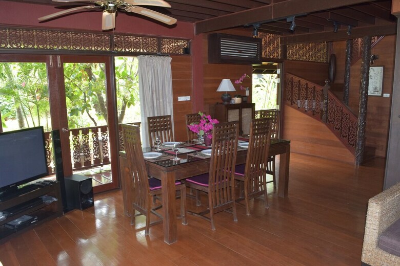 4 Bedroom Beachfront Villa 3 Banyan