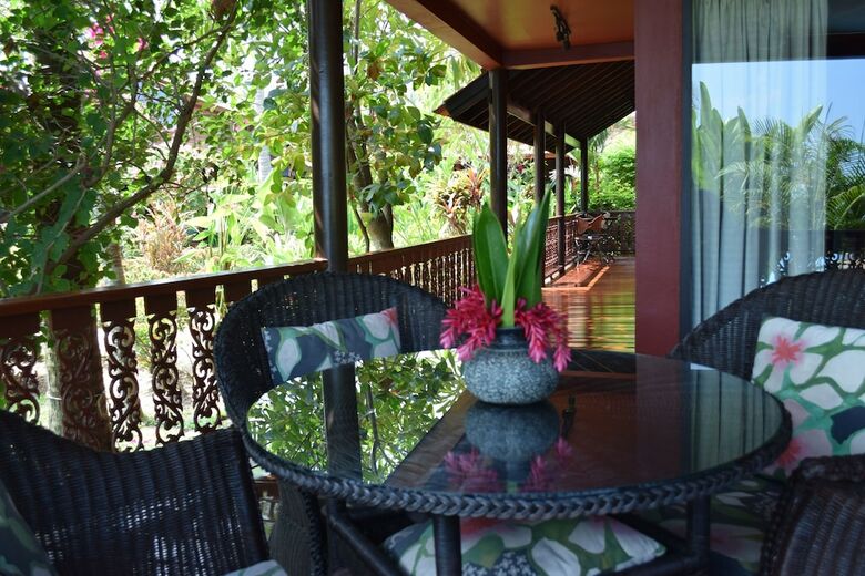 4 Bedroom Beachfront Villa 3 Banyan