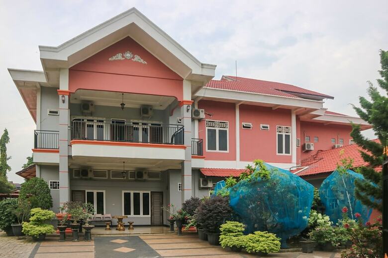 Hostal Oyo 1156 Fanybella Homestay