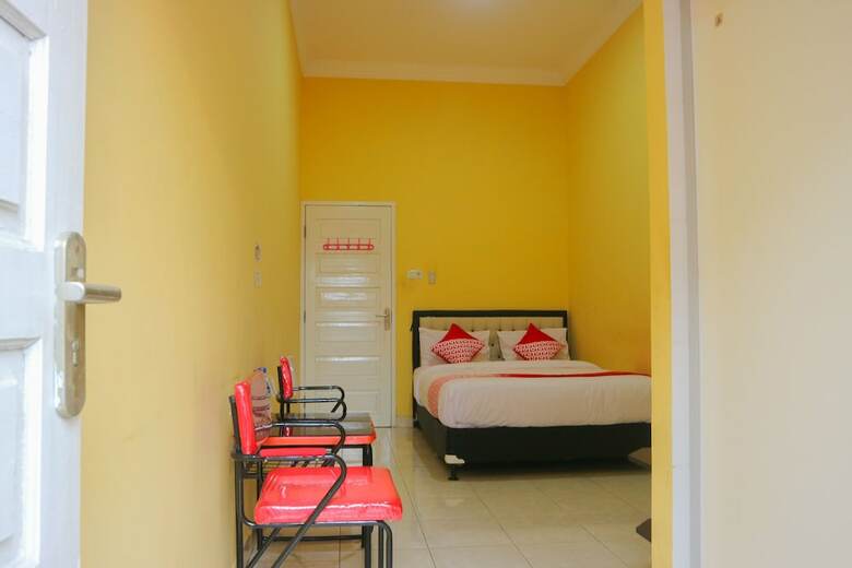 Hostal Oyo 1156 Fanybella Homestay