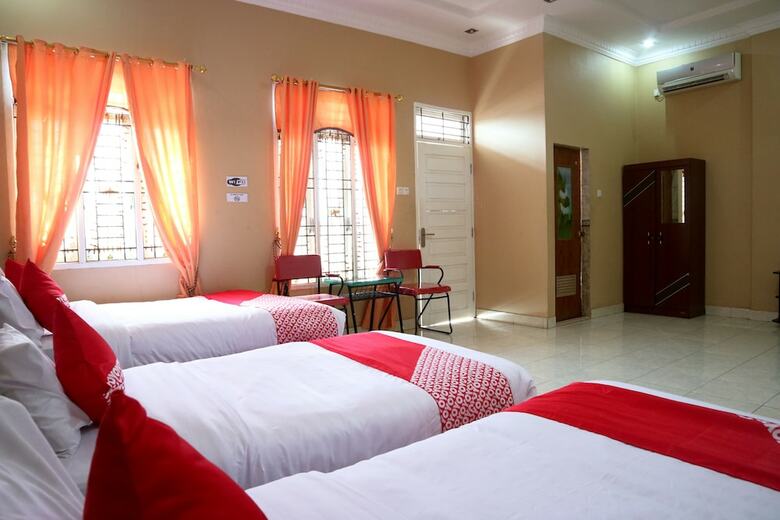 Hostal Oyo 1156 Fanybella Homestay