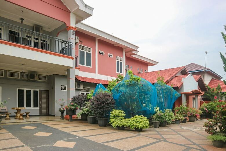 Hostal Oyo 1156 Fanybella Homestay
