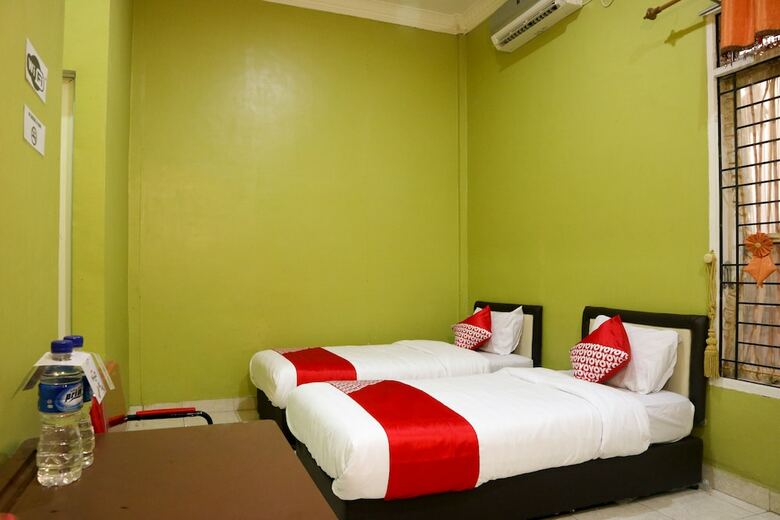 Hostal Oyo 1156 Fanybella Homestay