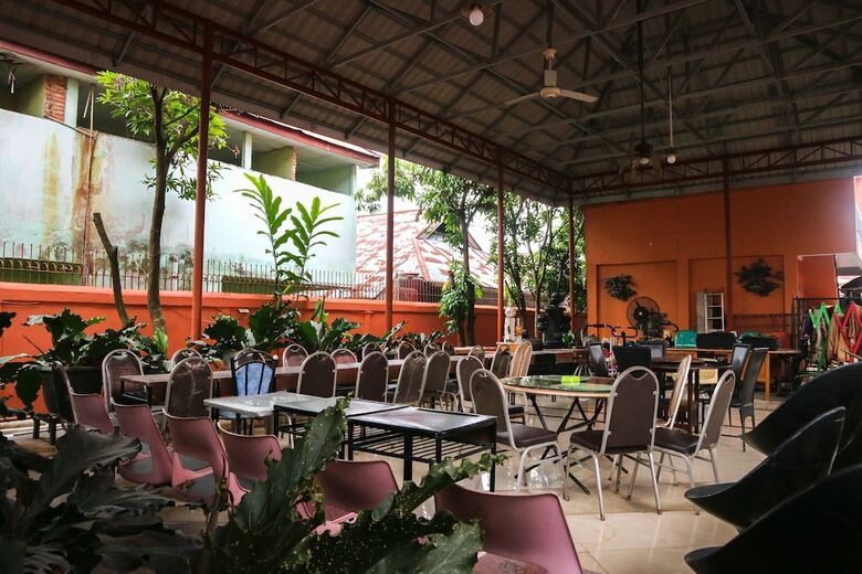 Hostal Oyo 1156 Fanybella Homestay