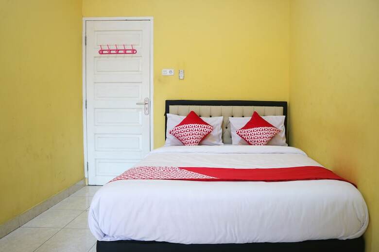 Hostal Oyo 1156 Fanybella Homestay